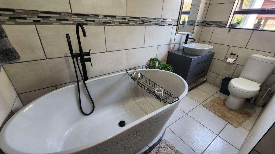 3 Bedroom Property for Sale in Bayview Western Cape